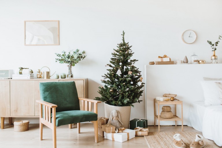 Christmas Décor Do’s and Don’ts When Selling Your Home